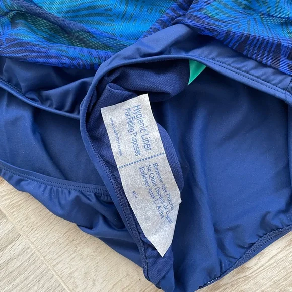 New with tags Ralph Lauren blue ombré swimsuit - Picture 4 of 5